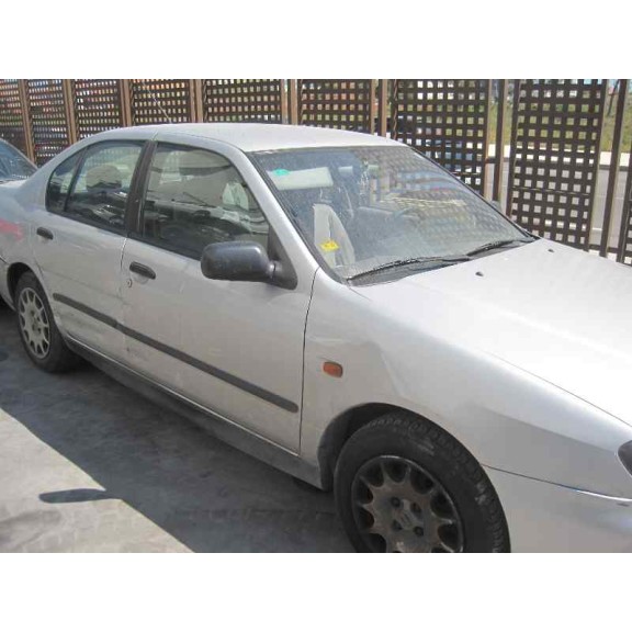 nissan primera berlina (p11) del año 1999