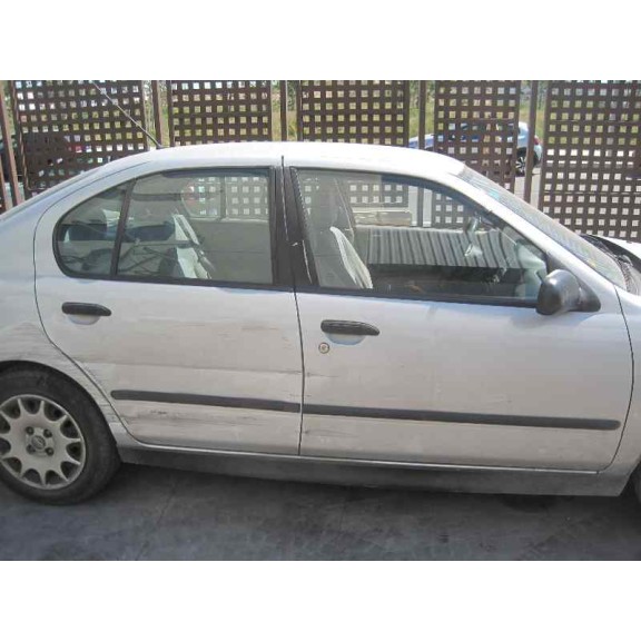 nissan primera berlina (p11) del año 1999