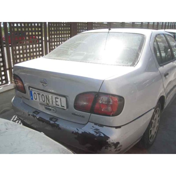 nissan primera berlina (p11) del año 1999