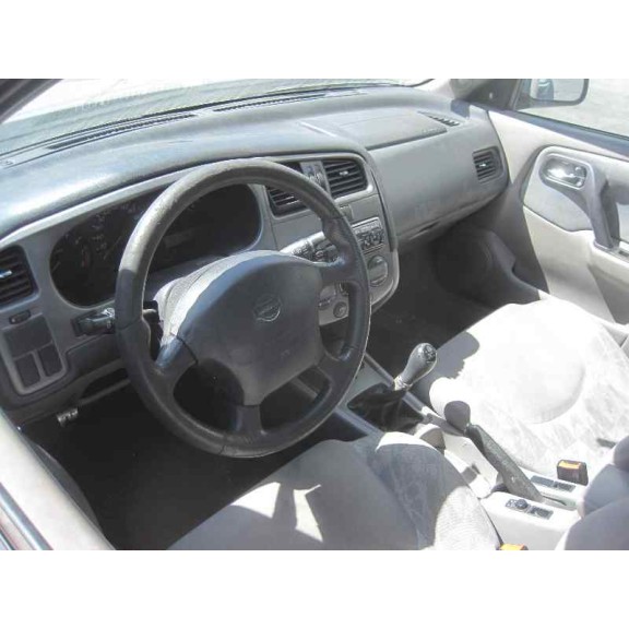 nissan primera berlina (p11) del año 1999