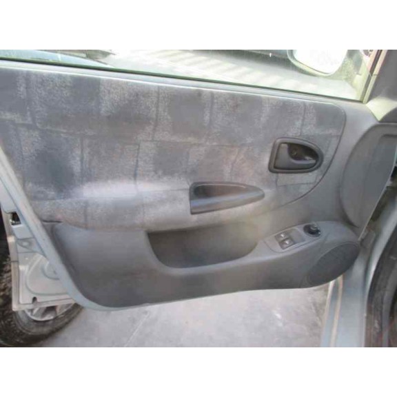 renault megane i classic (la0) del año 2000