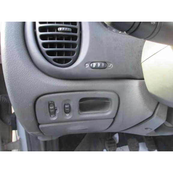 renault megane i classic (la0) del año 2000