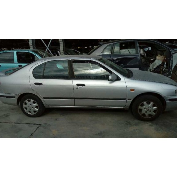 nissan primera berlina (p11) del año 1997