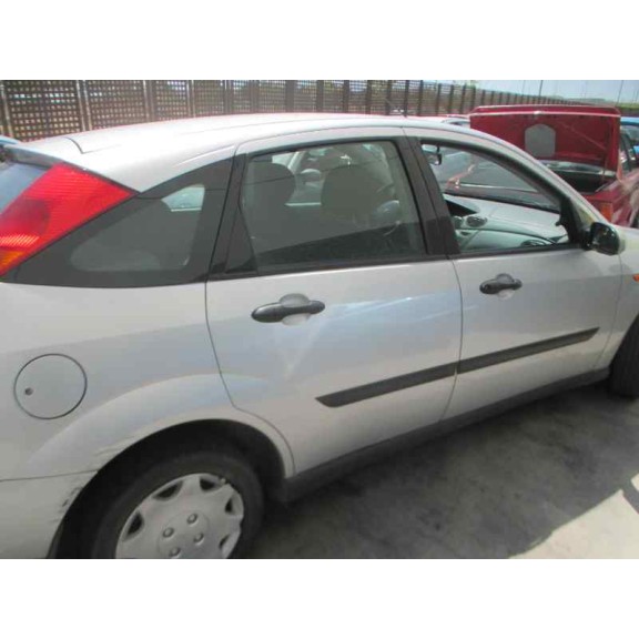 ford focus berlina (cak) del año 2000