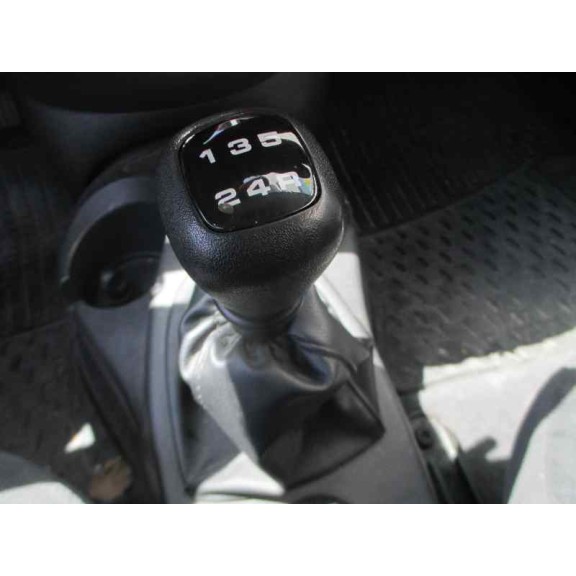 ford focus berlina (cak) del año 2000