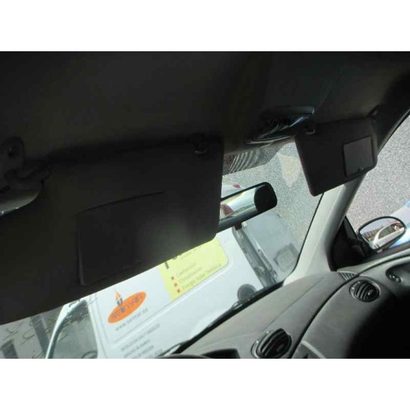 ford focus berlina (cak) del año 2000