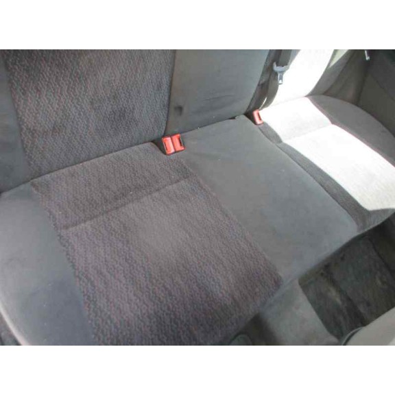 ford focus berlina (cak) del año 2000