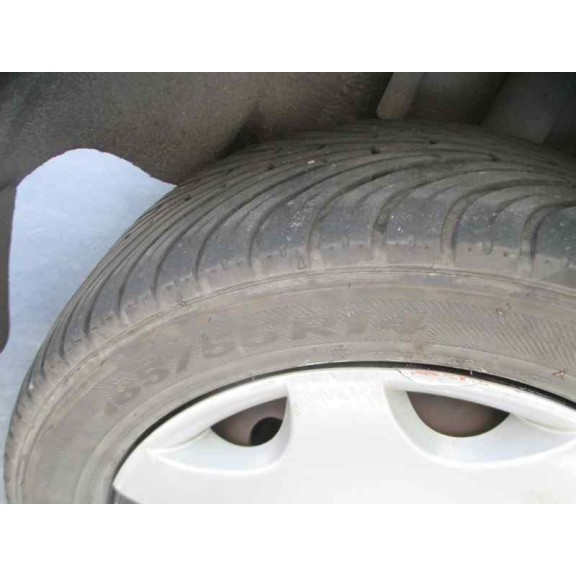 ford focus berlina (cak) del año 2000