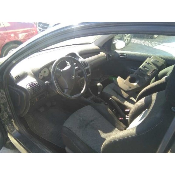 peugeot 206 berlina del año 2003