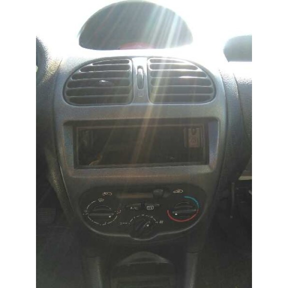 peugeot 206 berlina del año 2003