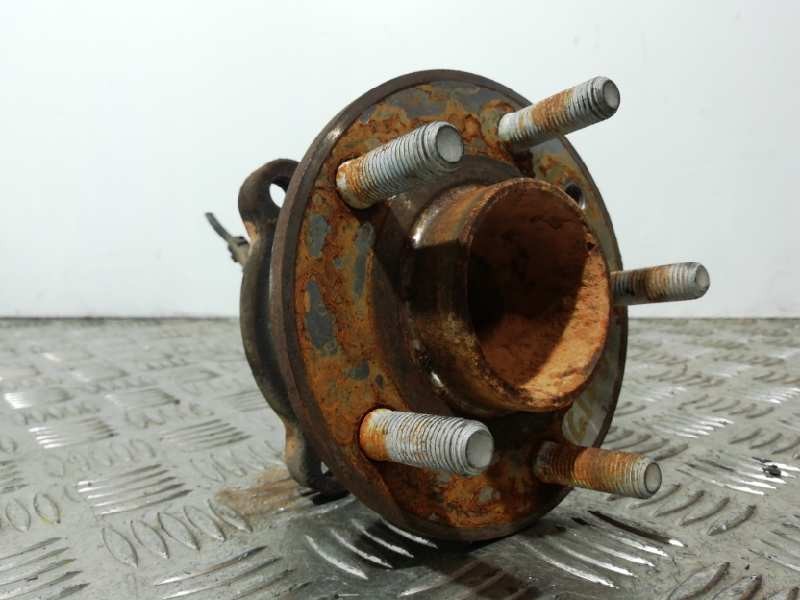 Recambio de buje para volvo v40 2.0 diesel cat referencia OEM IAM  TRASERO DERECHO 5 TORNILLOS