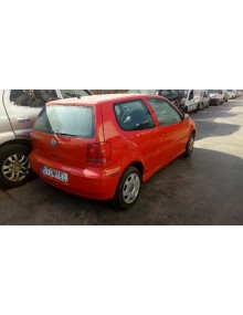 volkswagen polo berlina (6n2) del año 2000 2