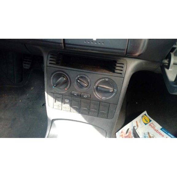 volkswagen polo berlina (6n2) del año 2000