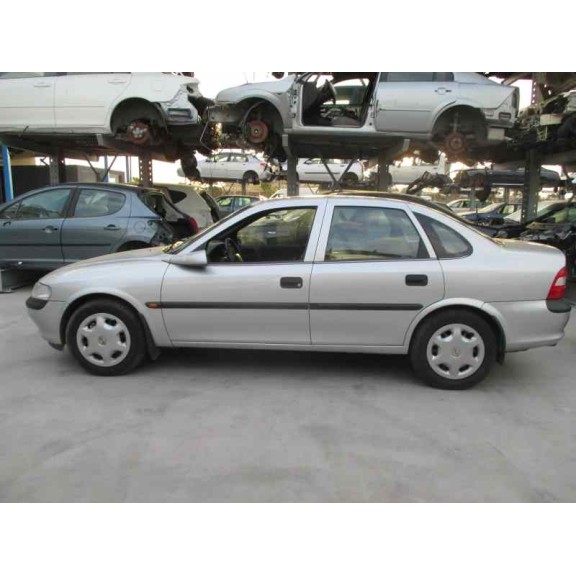 opel vectra b berlina del año 1997
