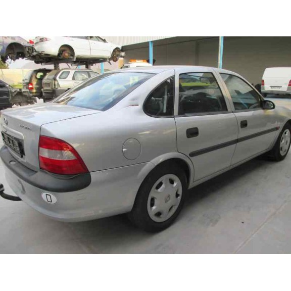 opel vectra b berlina del año 1997