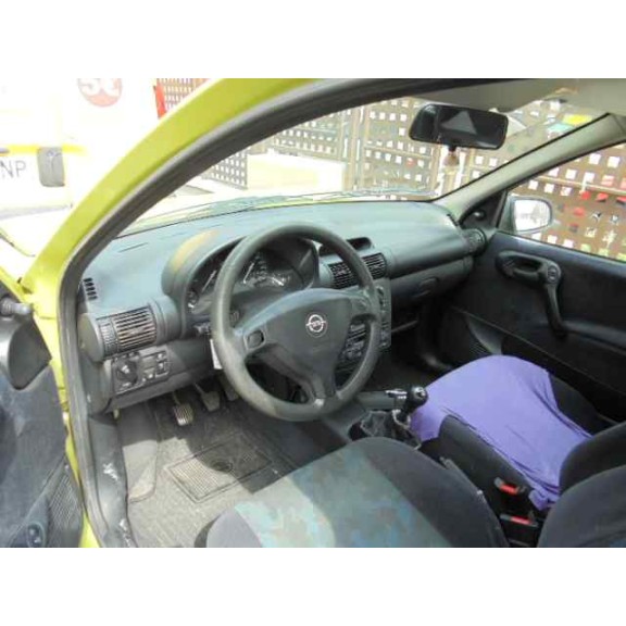 opel corsa b del año 2000