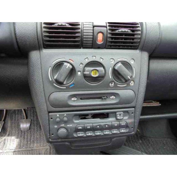 opel corsa b del año 2000