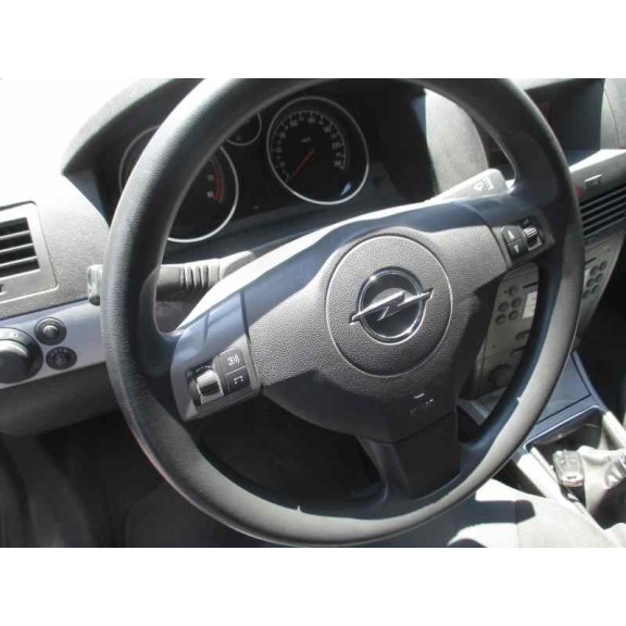 opel astra h berlina del año 2005