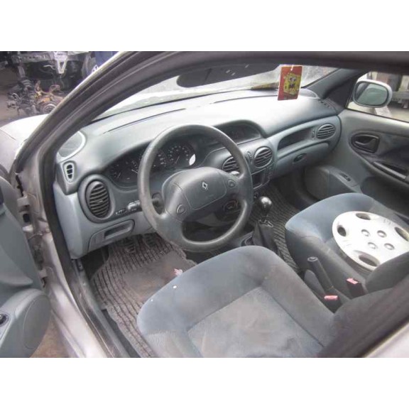 renault megane i berlina hatchback (ba0) del año 1996