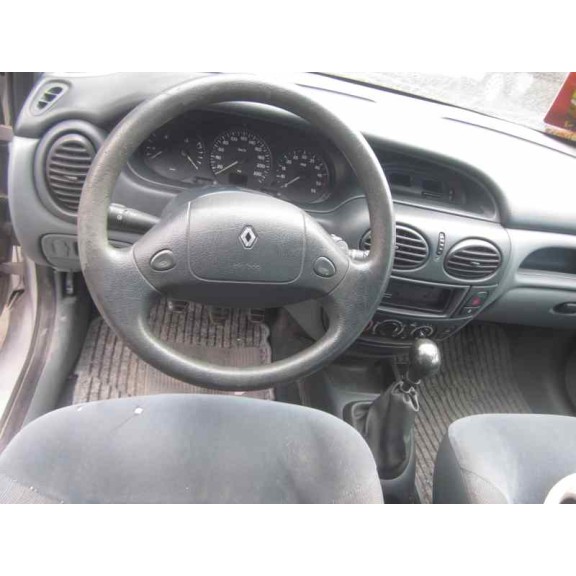 renault megane i berlina hatchback (ba0) del año 1996