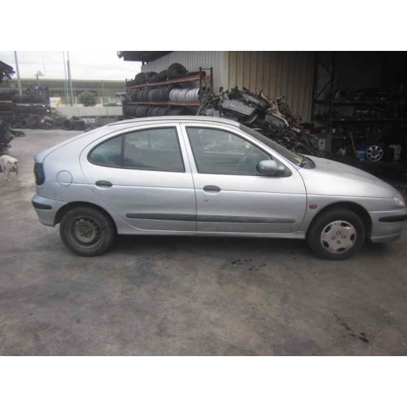 renault megane i berlina hatchback (ba0) del año 1996