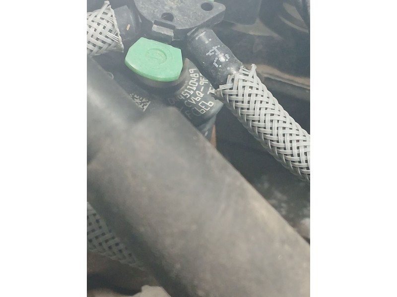 Recambio de inyector para ford transit courier combi trend referencia OEM IAM 0445110489  