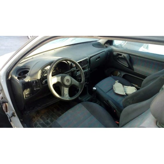 volkswagen polo berlina (6n1) del año 1996