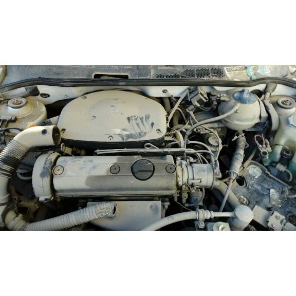 volkswagen polo berlina (6n1) del año 1996