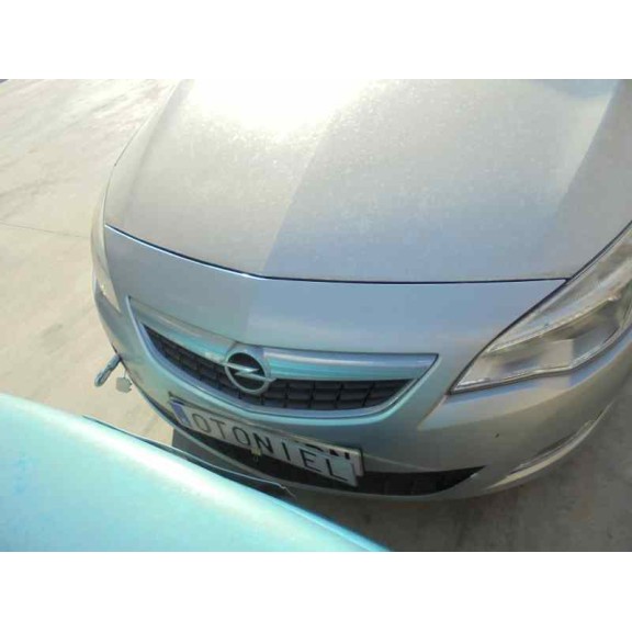 opel astra j lim. del año 2011