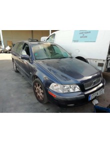 volvo v40 familiar del año 2001