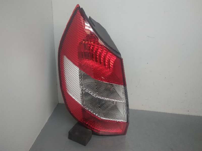 Recambio de piloto trasero izquierdo para renault scenic ii referencia OEM IAM 8200493374  16808221