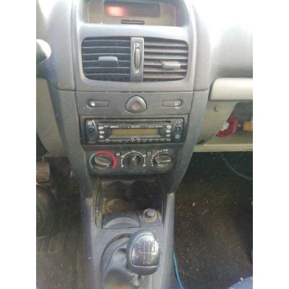 renault clio ii fase ii (b/cb0) del año 2002