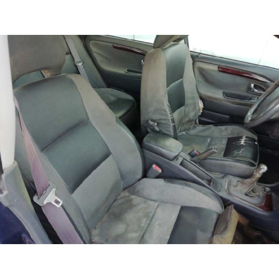 volvo v40 familiar del año 2001