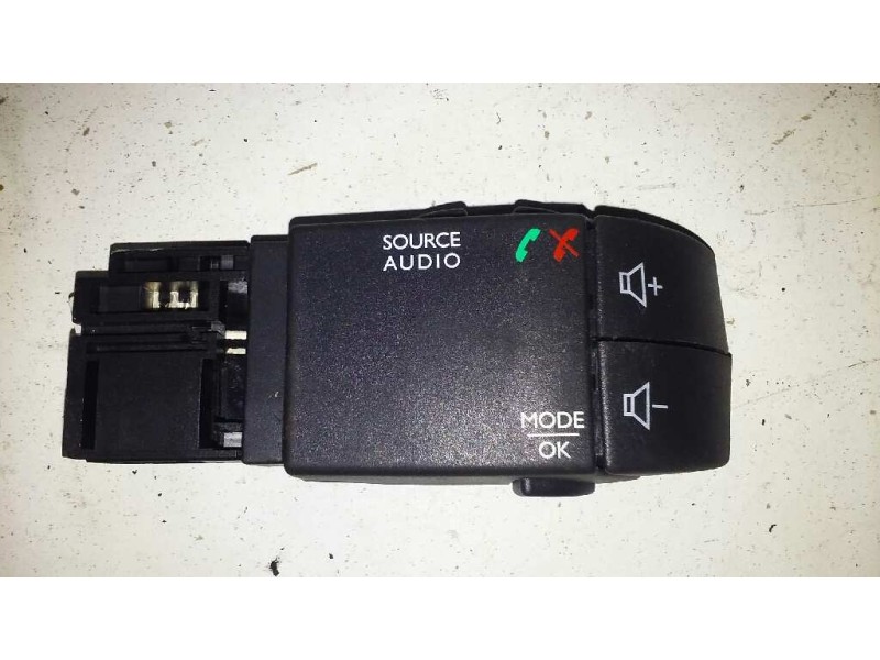 Recambio de mando volante para renault captur luxe referencia OEM IAM 344422023GB  