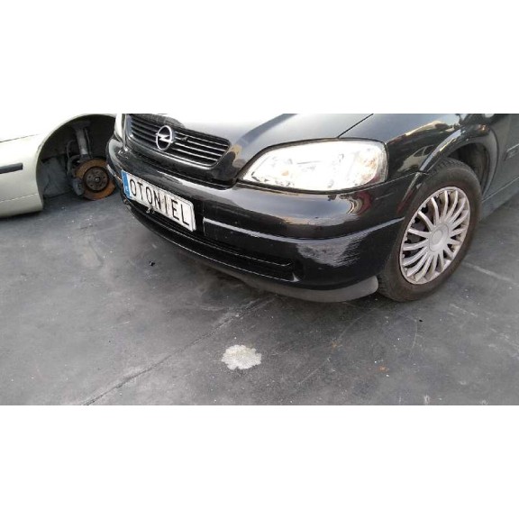 opel astra g berlina del año 2000