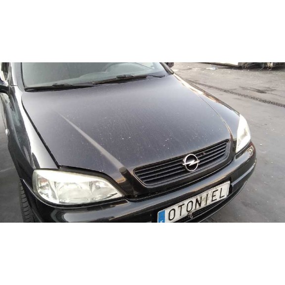 opel astra g berlina del año 2000