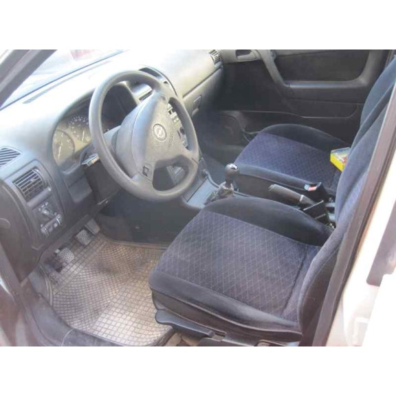 opel astra g berlina del año 1998