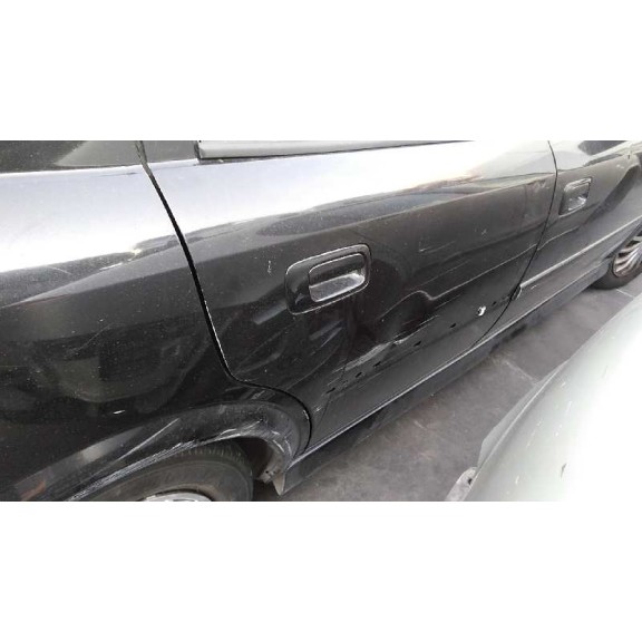 opel astra g berlina del año 2000