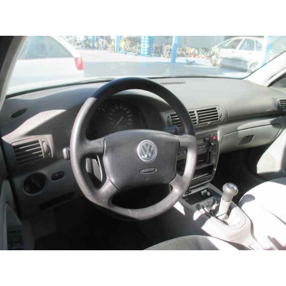 volkswagen passat berlina (3b2) del año 1996