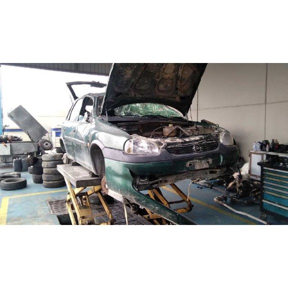 opel corsa b del año 2000