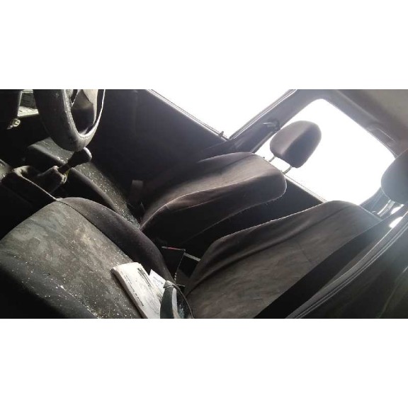 opel corsa b del año 2000