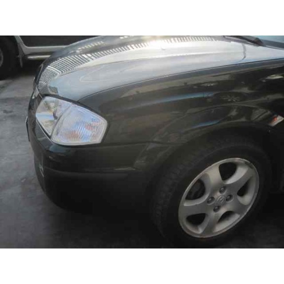 mazda 323 berlina f/s (bj) del año 1998