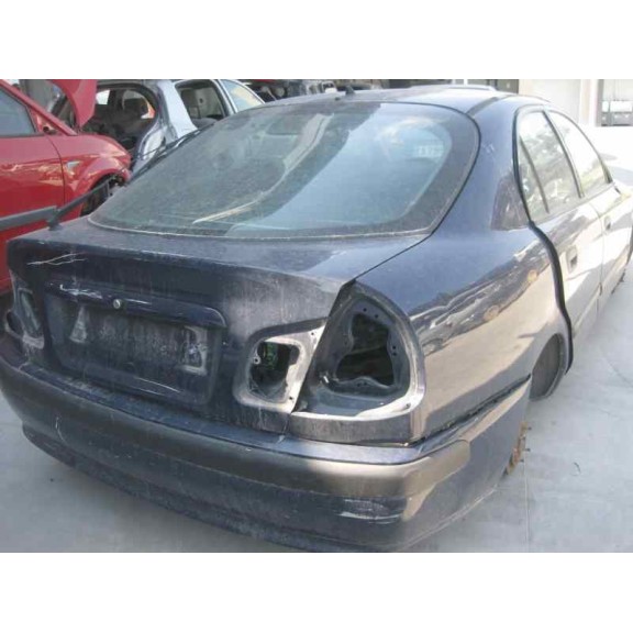 mitsubishi carisma berlina 5 (da0) del año 2000