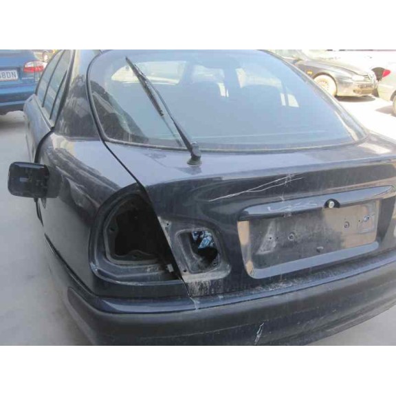 mitsubishi carisma berlina 5 (da0) del año 2000