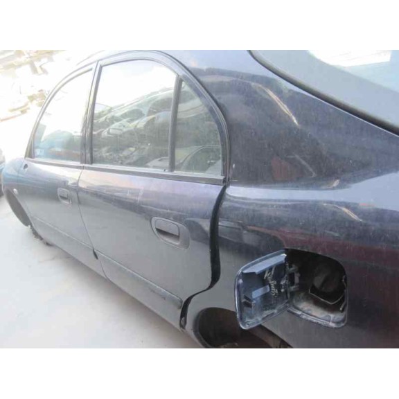 mitsubishi carisma berlina 5 (da0) del año 2000