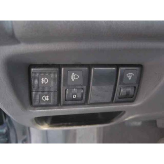 mazda 323 berlina f/s (bj) del año 1998