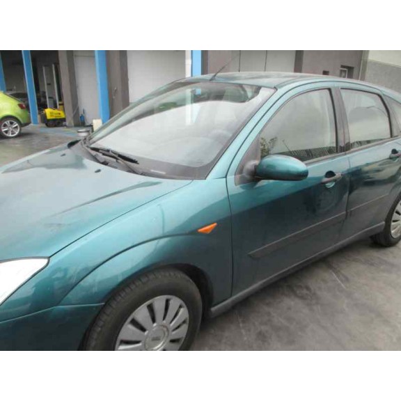 ford focus berlina (cak) del año 2001