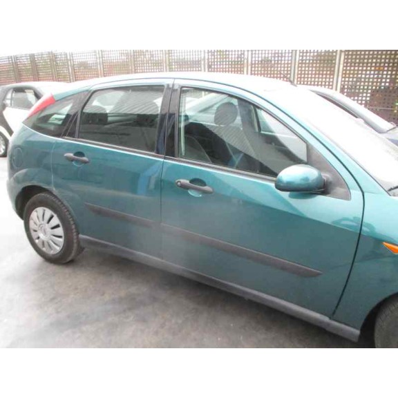 ford focus berlina (cak) del año 2001