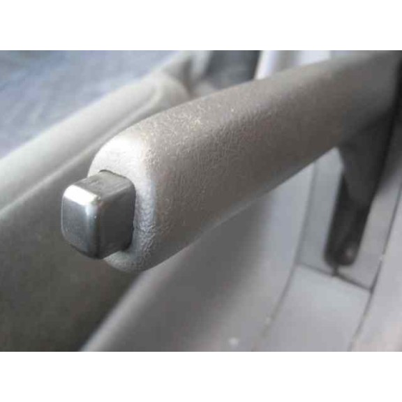 mazda 323 berlina f/s (bj) del año 1998