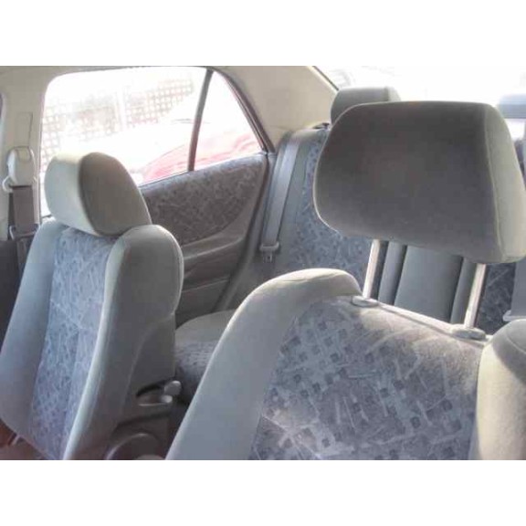 mazda 323 berlina f/s (bj) del año 1998